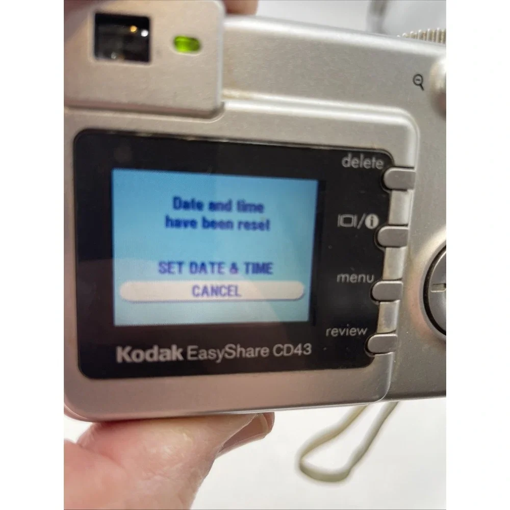 Kodak EasyShare CD43 4MP CCD Digicam Digital Camera + 2AA's  - Tested!
